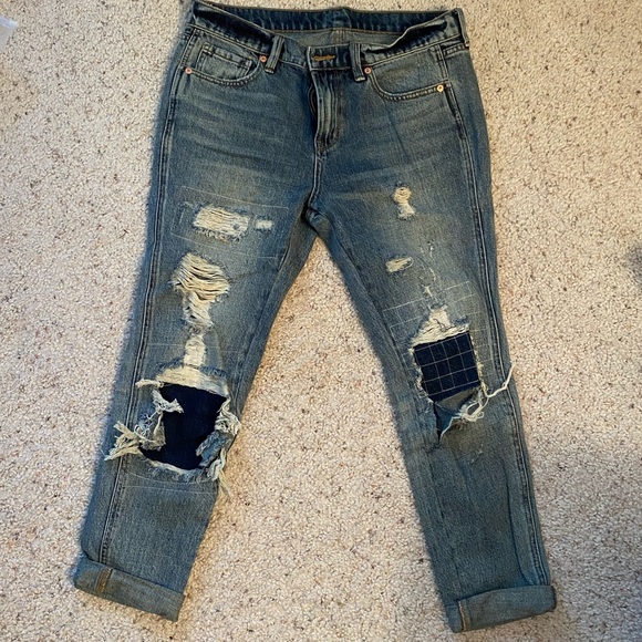 NWOT Urban Outfitters Distressed Mom Jeans - Picture 1 of 7